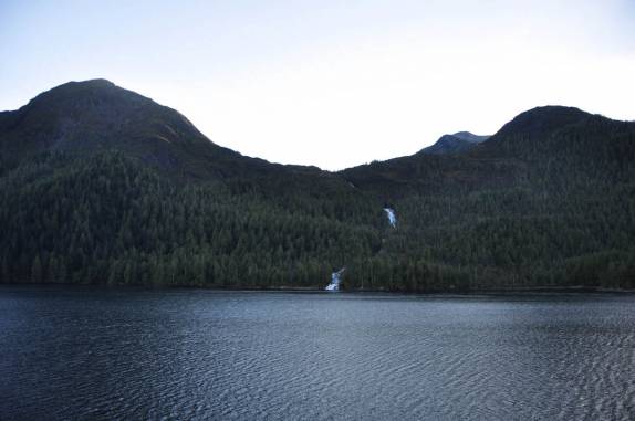 Muitas cachoeiras na Inside Passage entre Prince Rupert e Port Hardy, na Vancouver Island, sul da British Columbia, no Canadá
